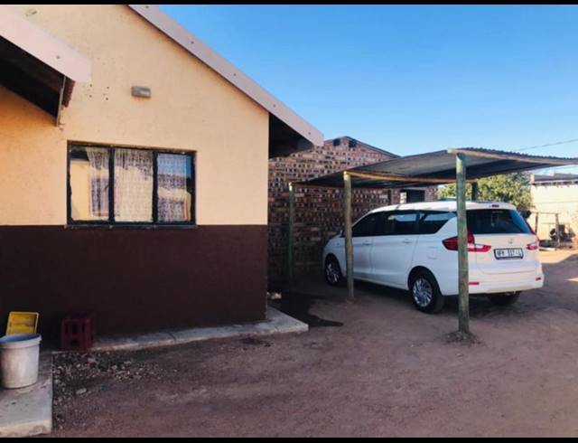 3 BEDROOM HOUSE FOR SALE IN MOLETJI